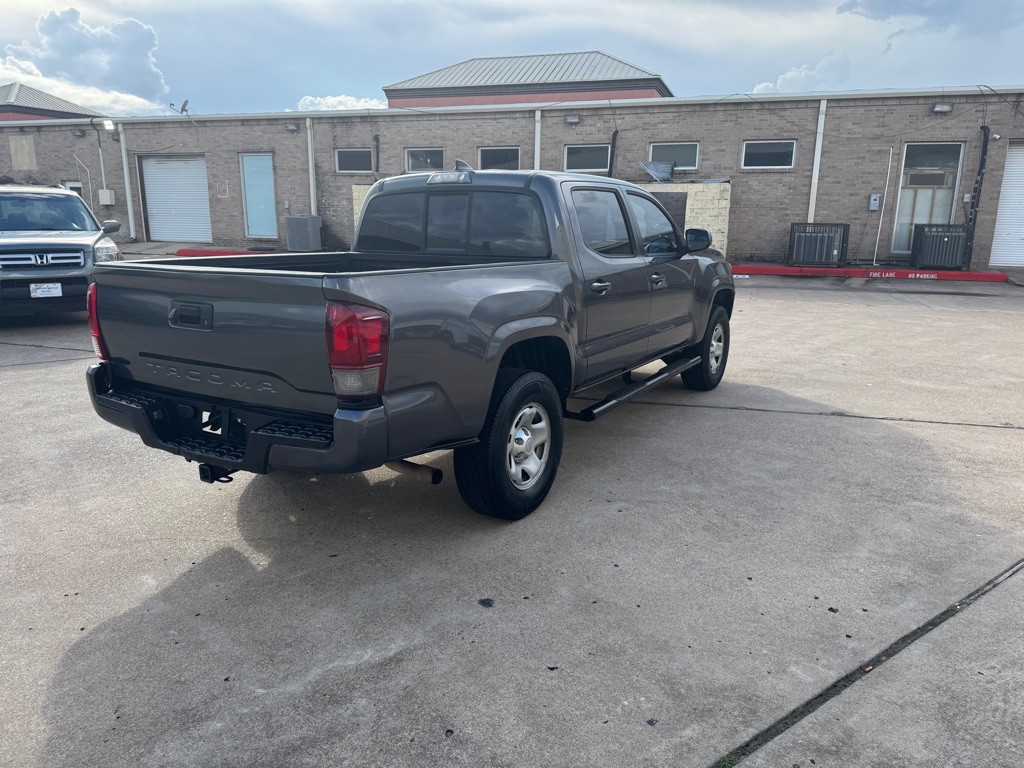 2018 Toyota Tacoma Image 22