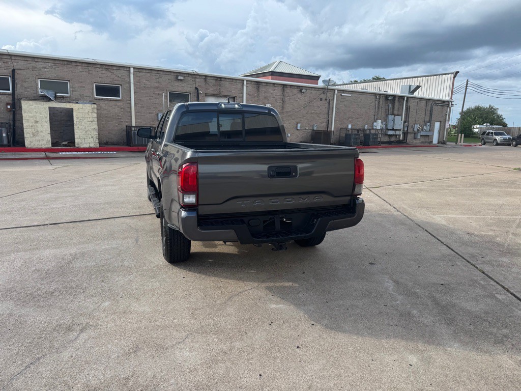 2018 Toyota Tacoma Image 25
