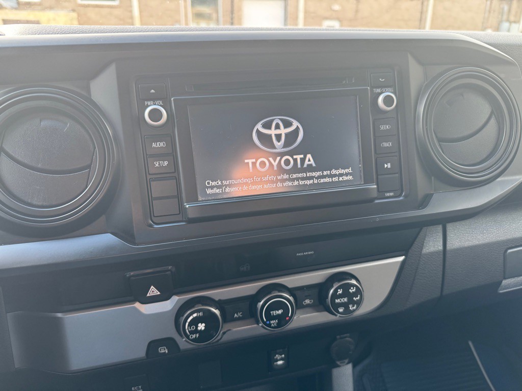 2018 Toyota Tacoma Image 35
