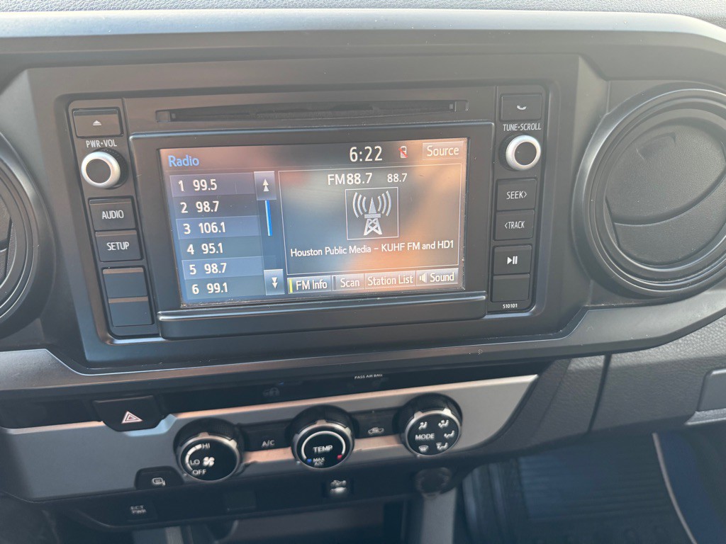 2018 Toyota Tacoma Image 36