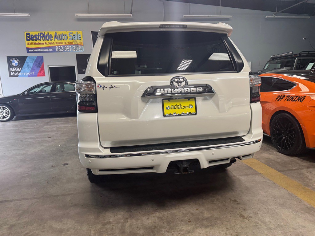 2016 Toyota 4Runner Image 10