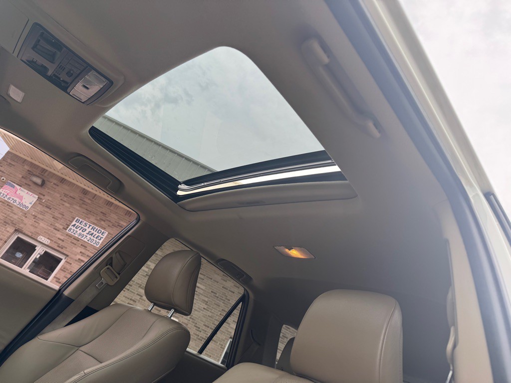 2016 Toyota 4Runner Image 32