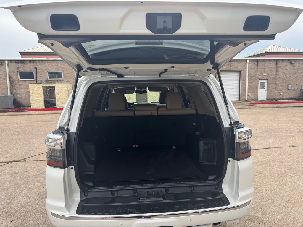 2016 Toyota 4Runner Image 33