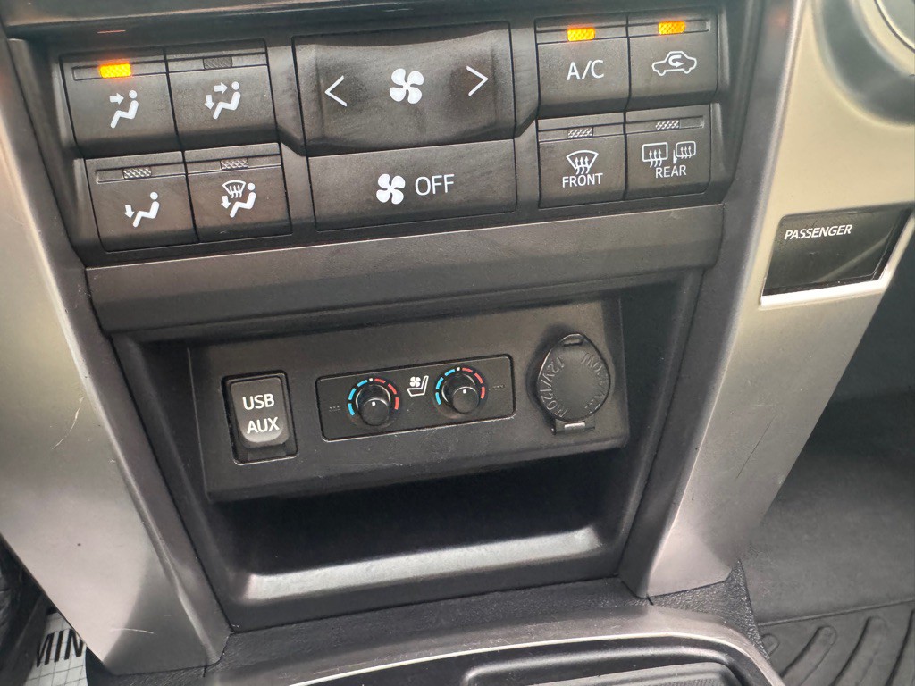 2016 Toyota 4Runner Image 38