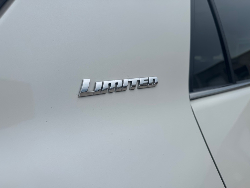 2016 Toyota 4Runner Image 40
