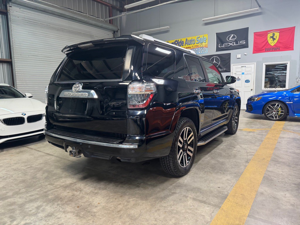 2016 Toyota 4Runner Image 17