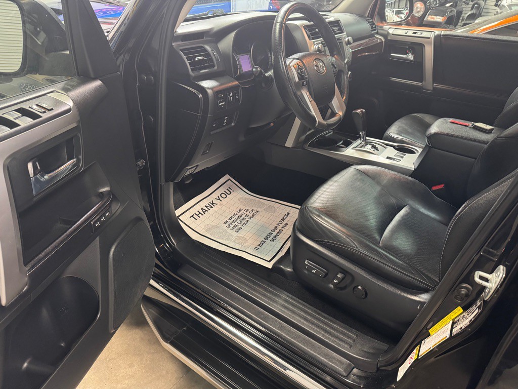 2016 Toyota 4Runner Image 31