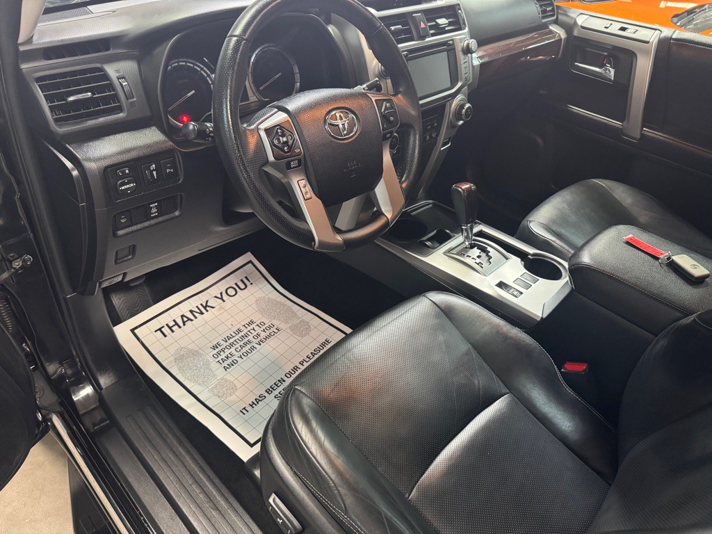 2016 Toyota 4Runner Image 32