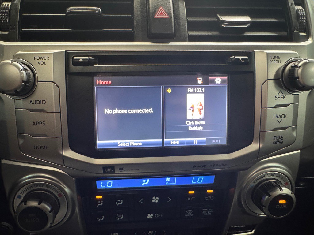 2016 Toyota 4Runner Image 43