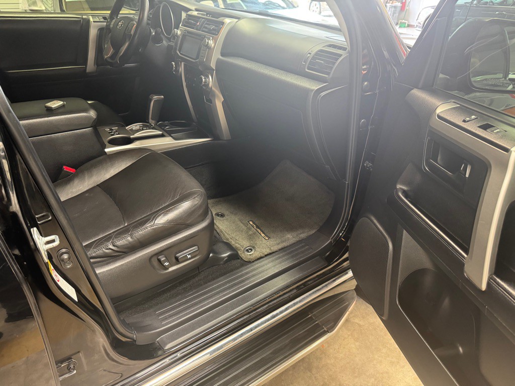 2013 Toyota 4Runner Image 29
