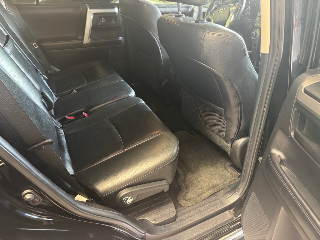 2013 Toyota 4Runner Image 32