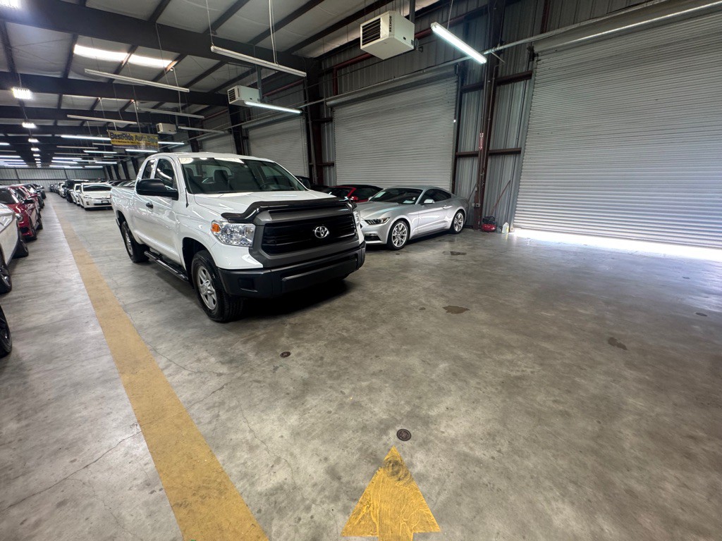 2015 Toyota Tundra Image 9