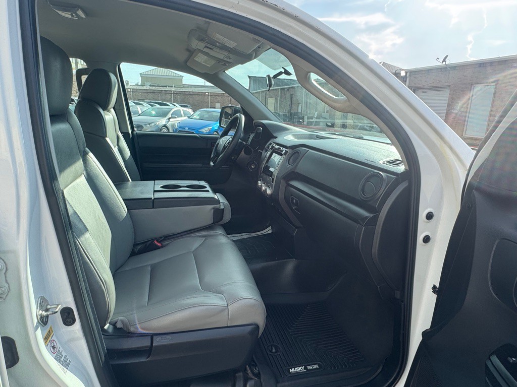 2015 Toyota Tundra Image 21