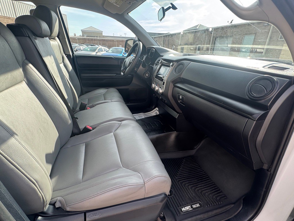 2015 Toyota Tundra Image 22