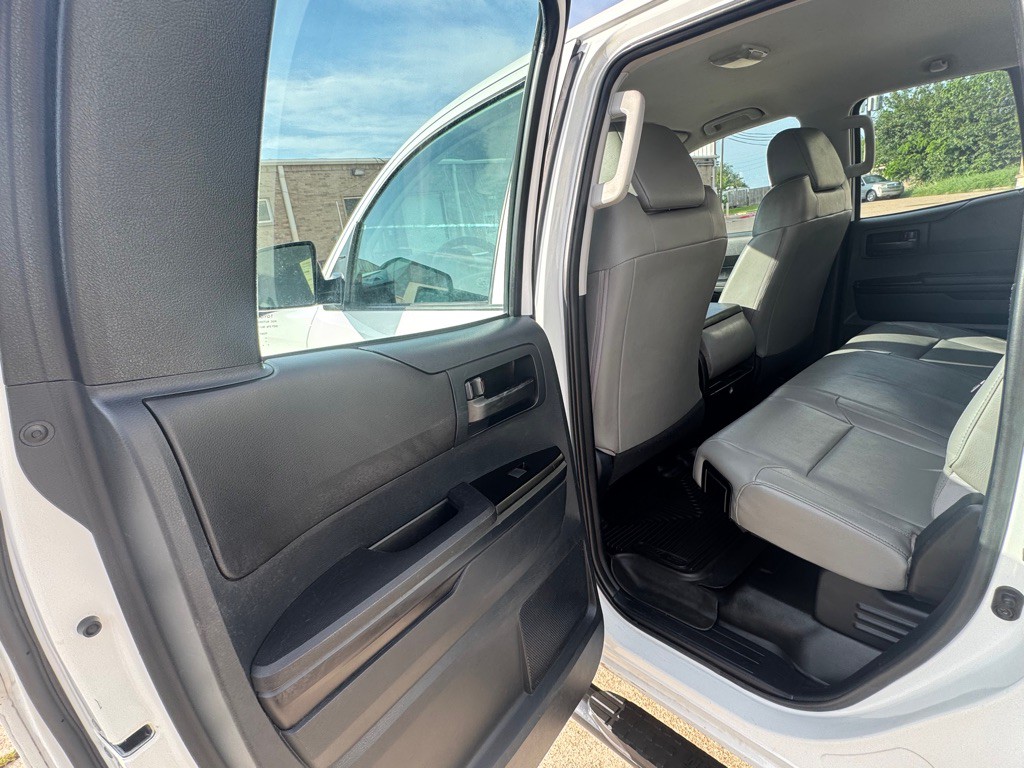 2015 Toyota Tundra Image 25