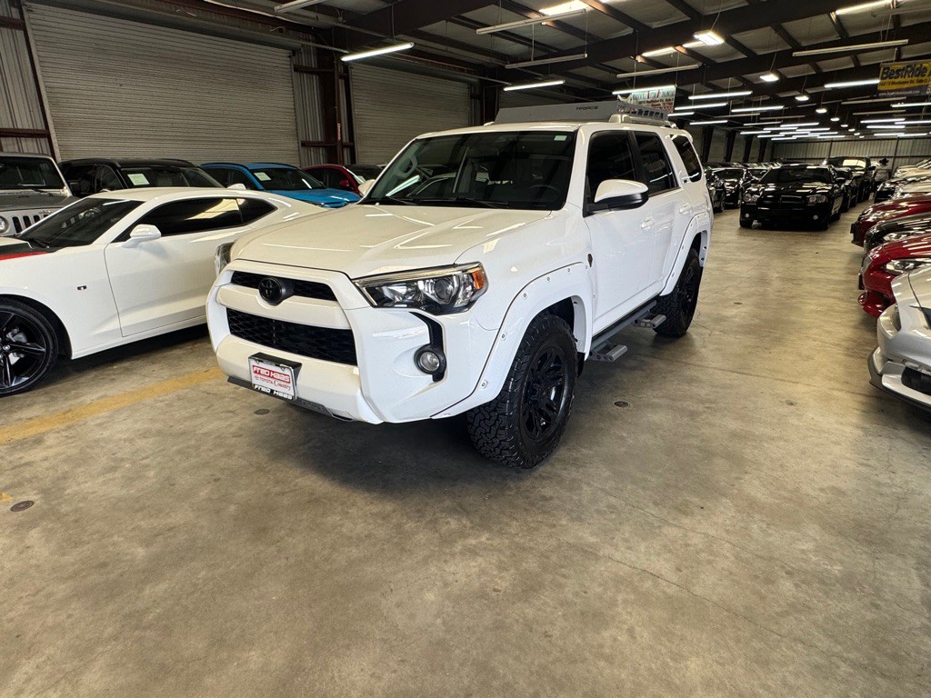 2017 Toyota 4Runner Image 2
