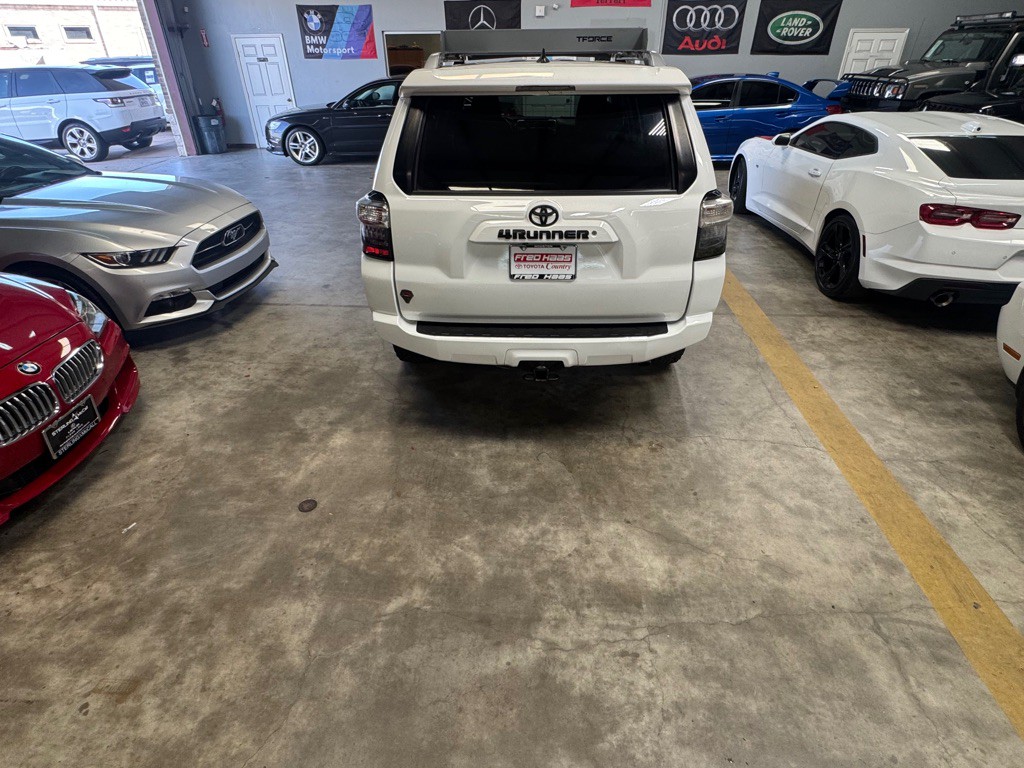 2017 Toyota 4Runner Image 8