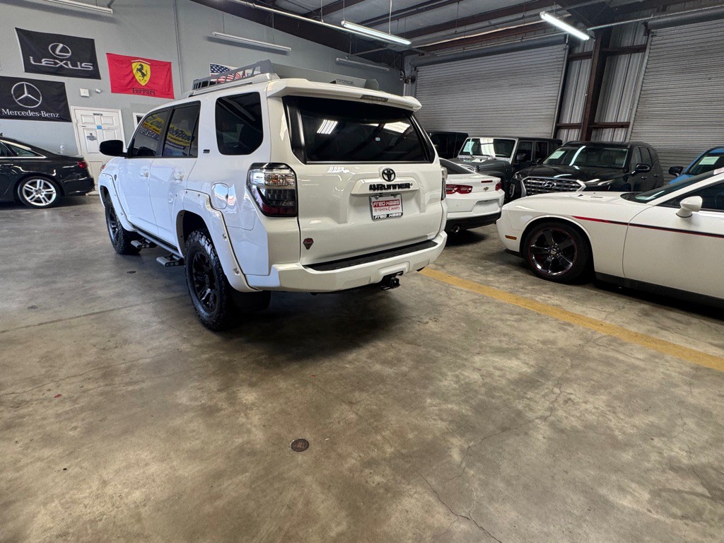 2017 Toyota 4Runner Image 9
