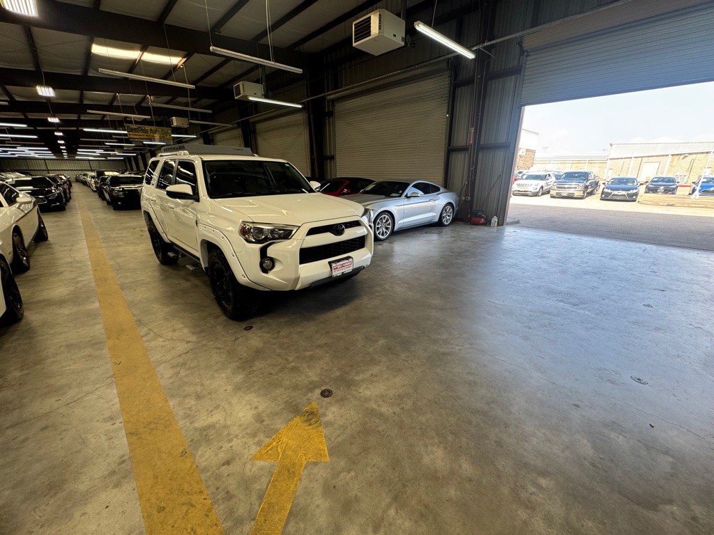 2017 Toyota 4Runner Image 12