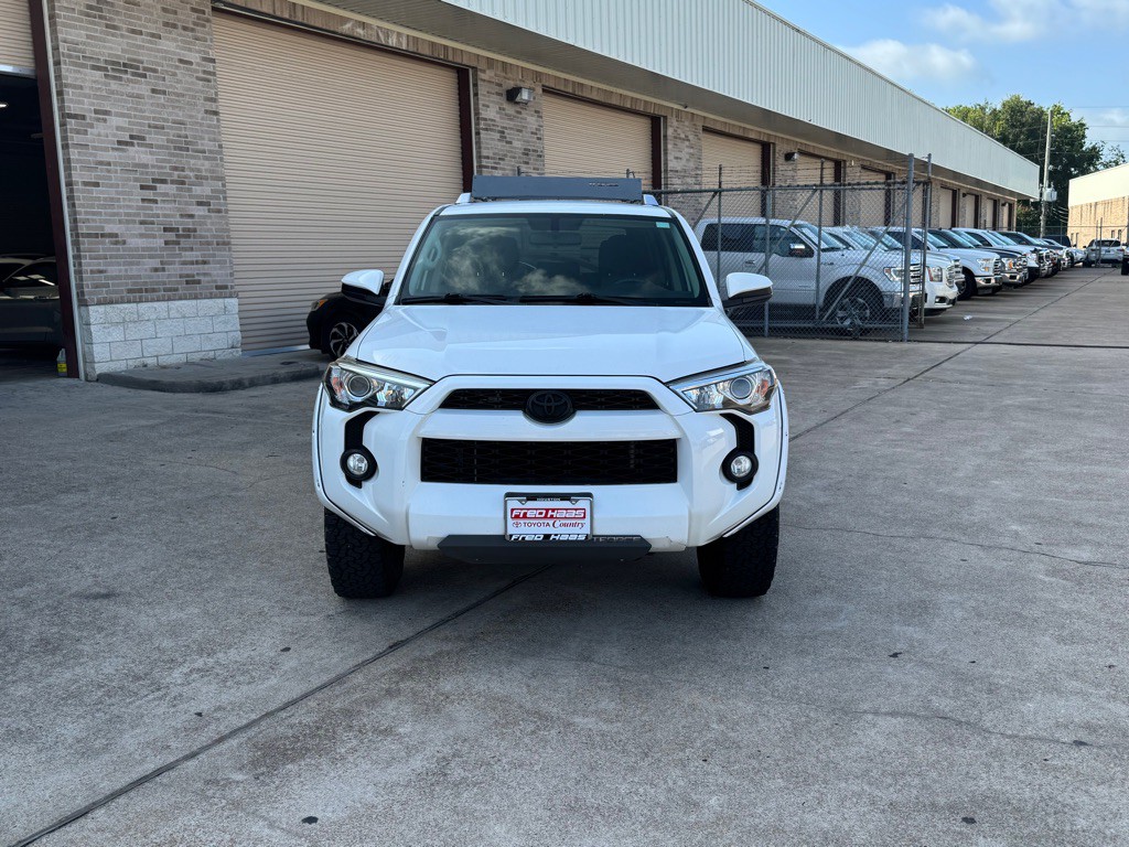 2017 Toyota 4Runner Image 18