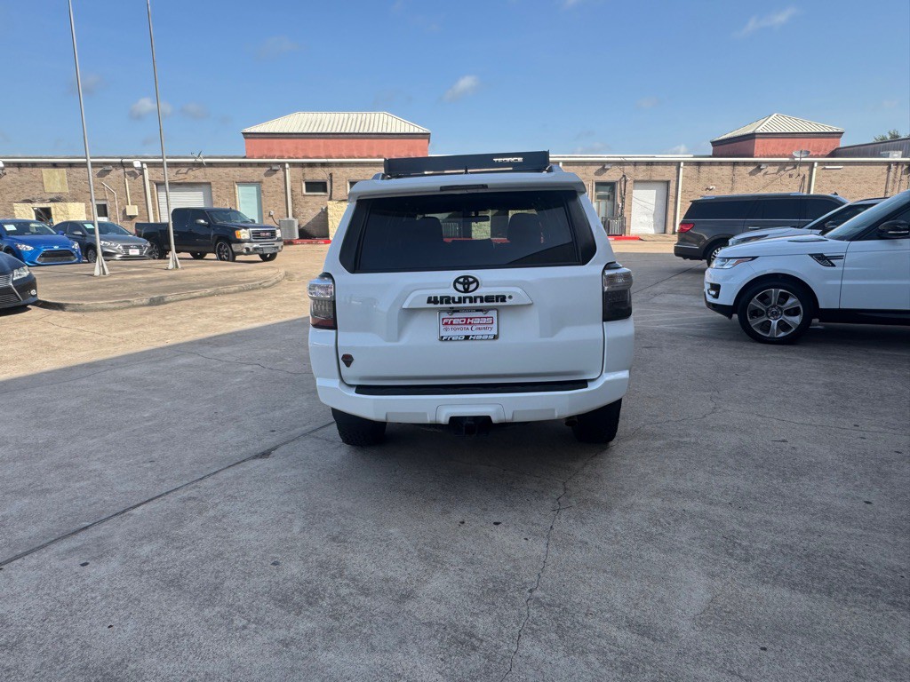 2017 Toyota 4Runner Image 22