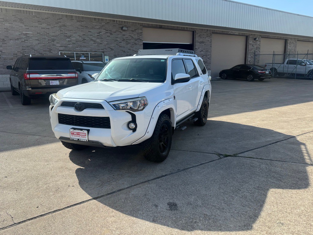2017 Toyota 4Runner Image 25