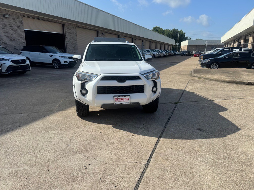 2017 Toyota 4Runner Image 27