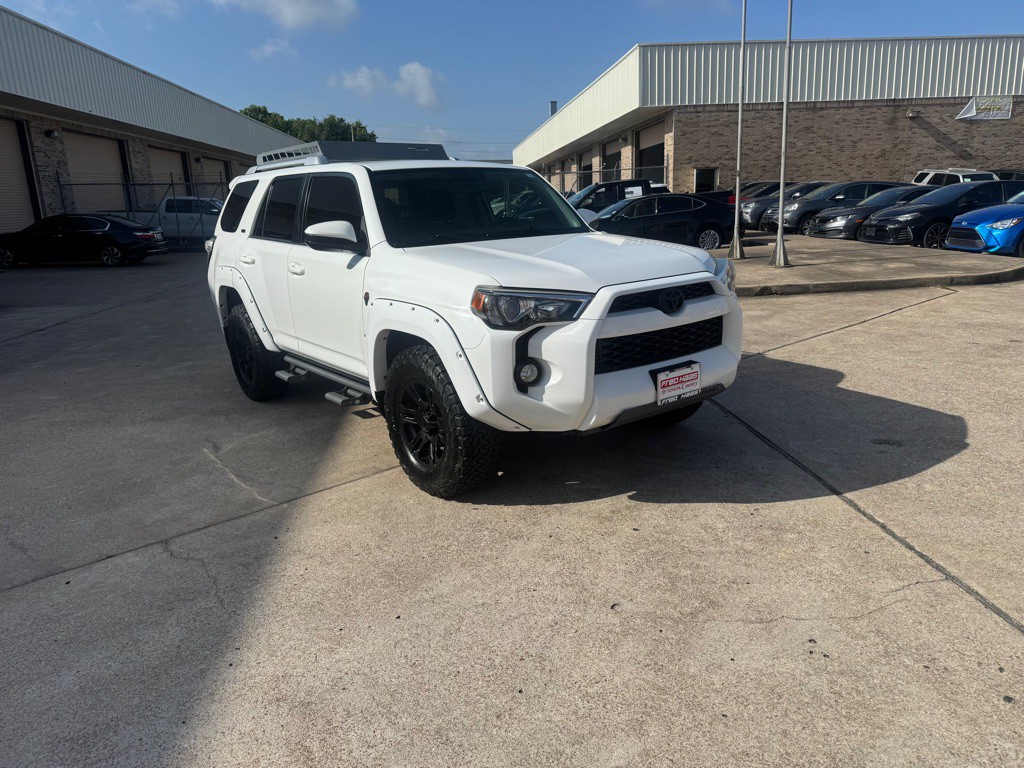 2017 Toyota 4Runner Image 28