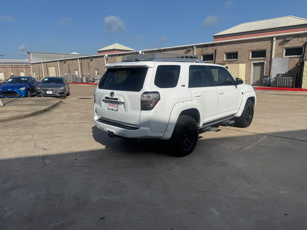 2017 Toyota 4Runner Image 29