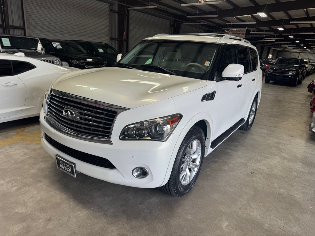 2011 INFINITI QX56 Image 4