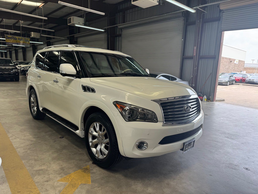 2011 INFINITI QX56 Image 8