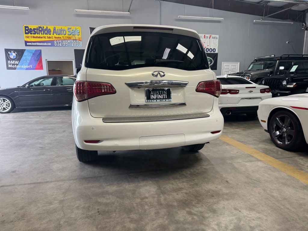 2011 INFINITI QX56 Image 11