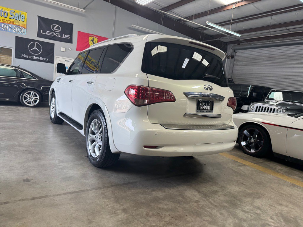 2011 INFINITI QX56 Image 12