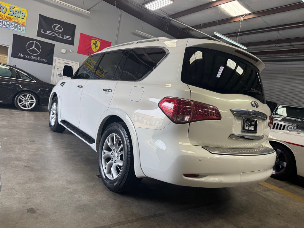 2011 INFINITI QX56 Image 13
