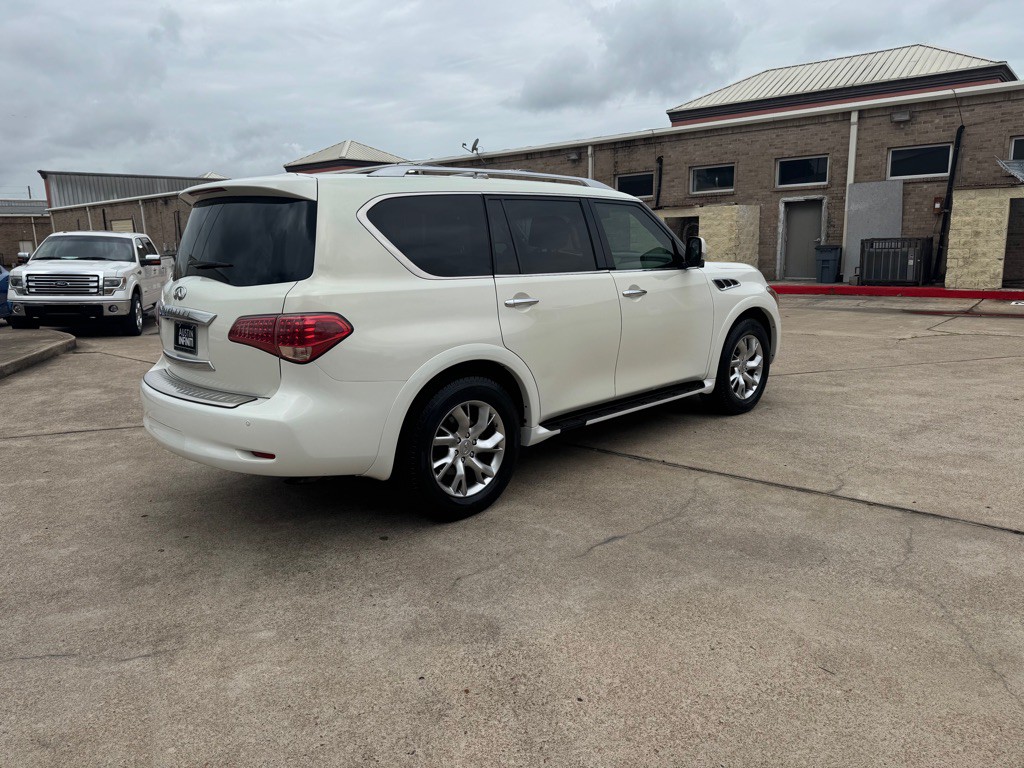 2011 INFINITI QX56 Image 22