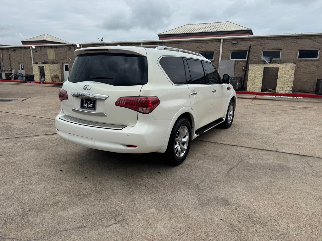 2011 INFINITI QX56 Image 23