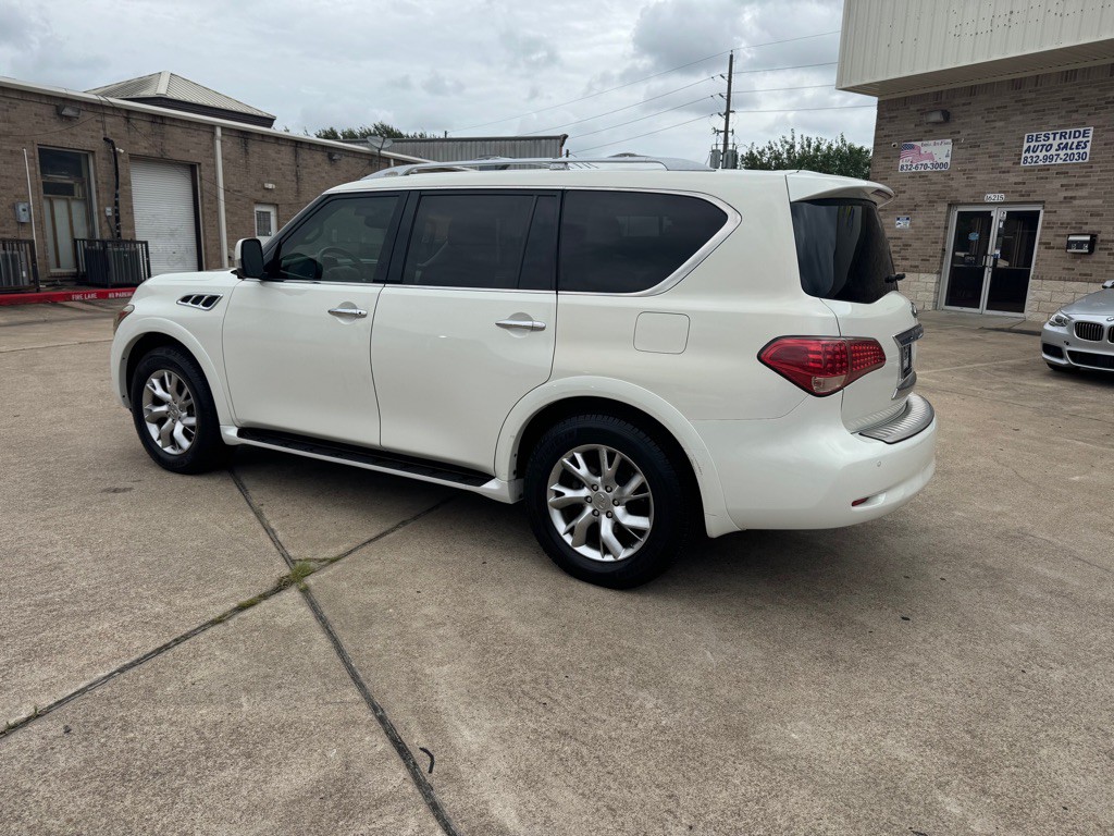 2011 INFINITI QX56 Image 26