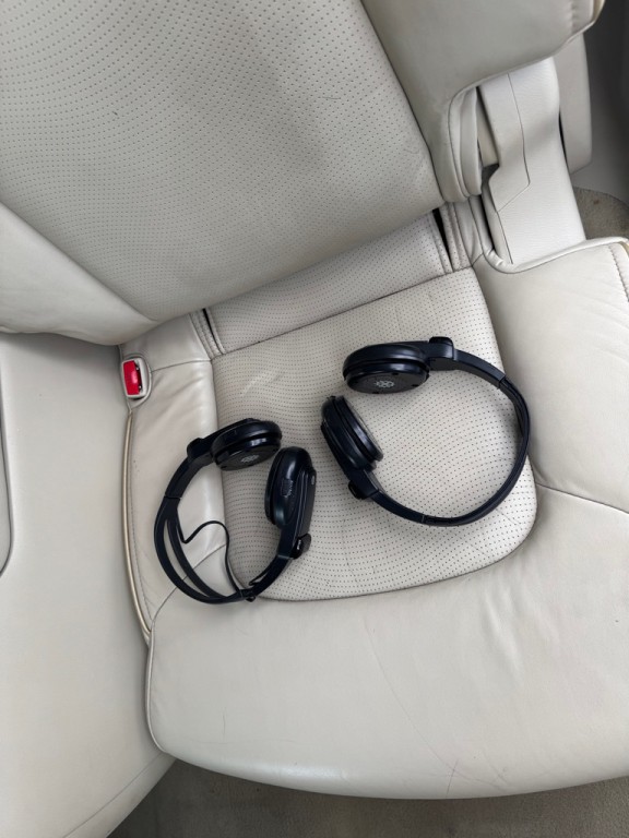 2011 INFINITI QX56 Image 32
