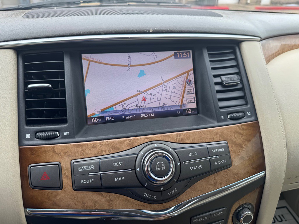 2011 INFINITI QX56 Image 38
