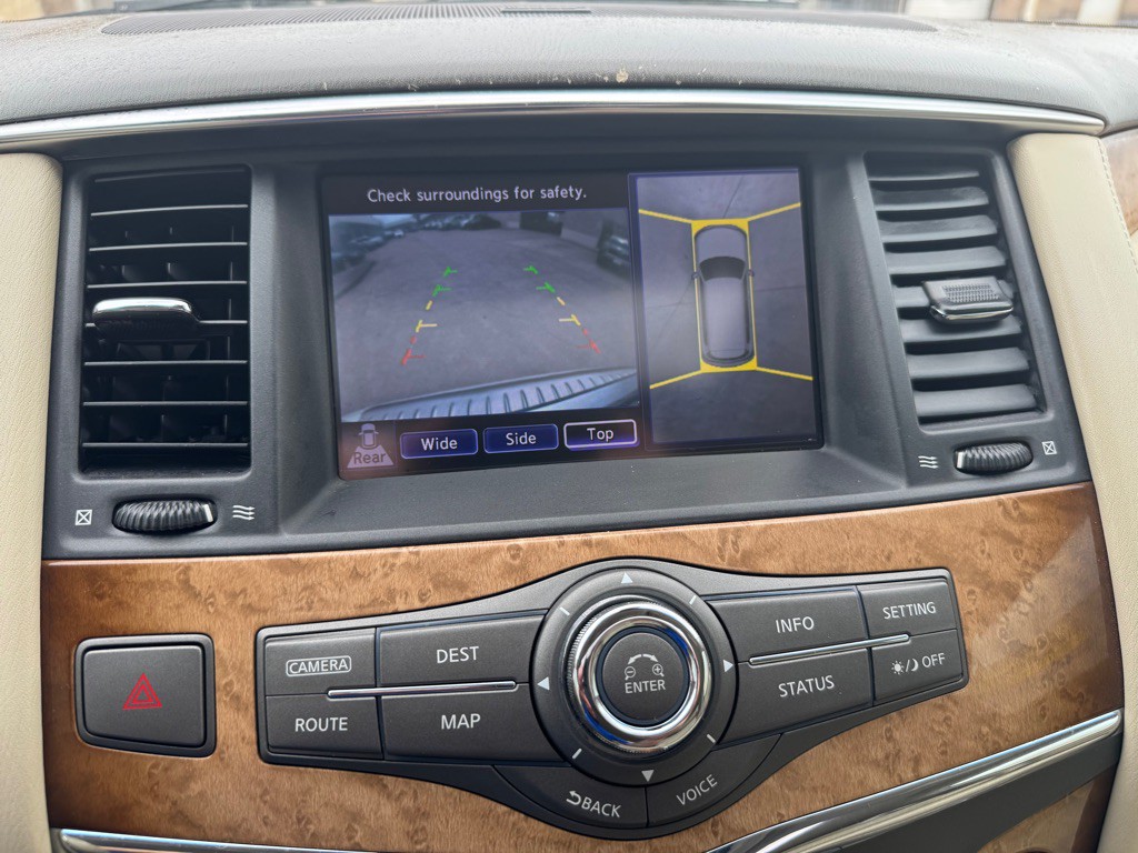 2011 INFINITI QX56 Image 39