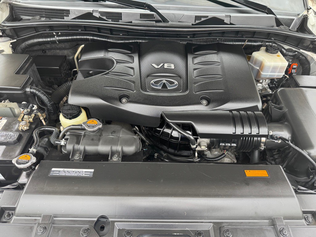 2011 INFINITI QX56 Image 41