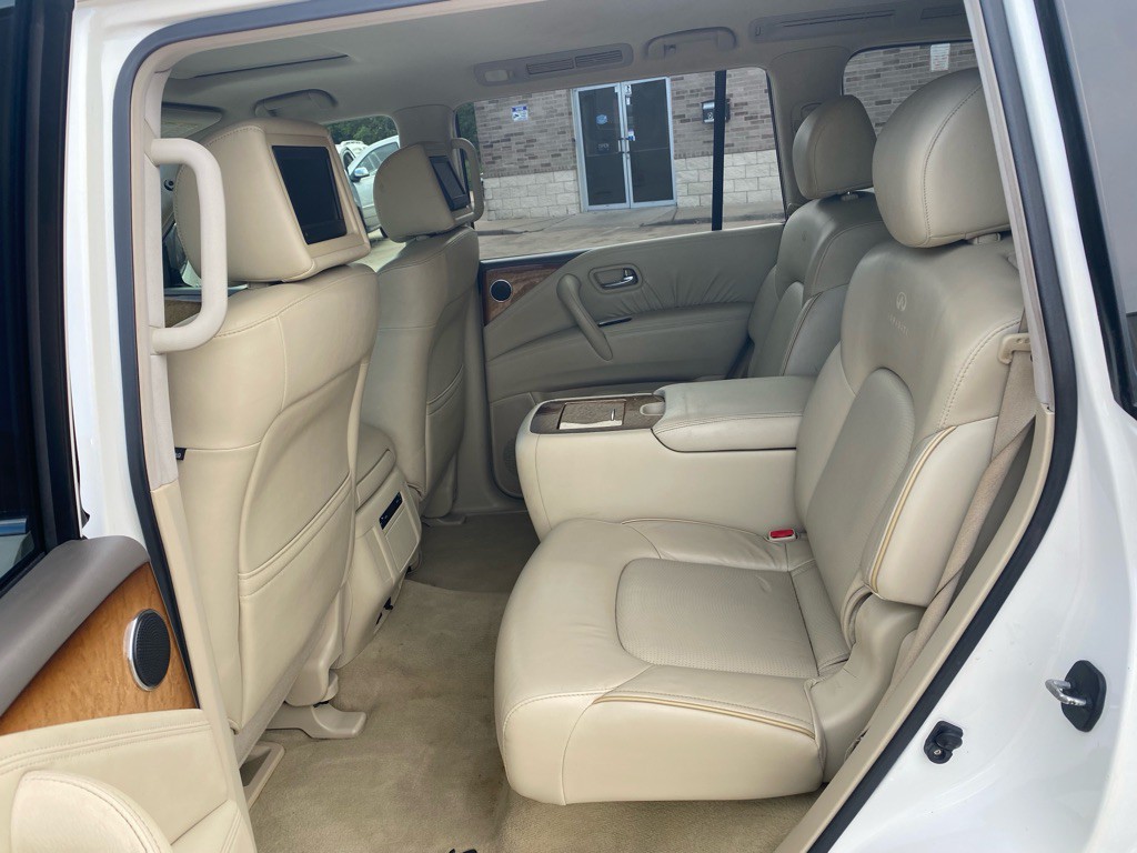 2011 INFINITI QX56 Image 43