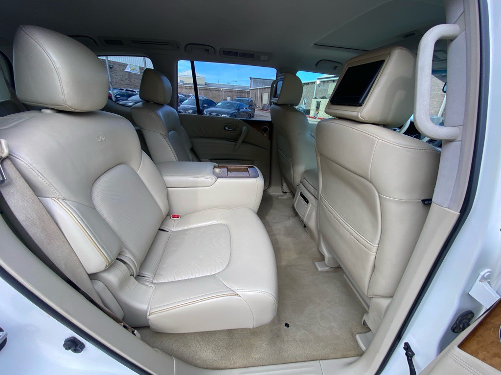 2011 INFINITI QX56 Image 45