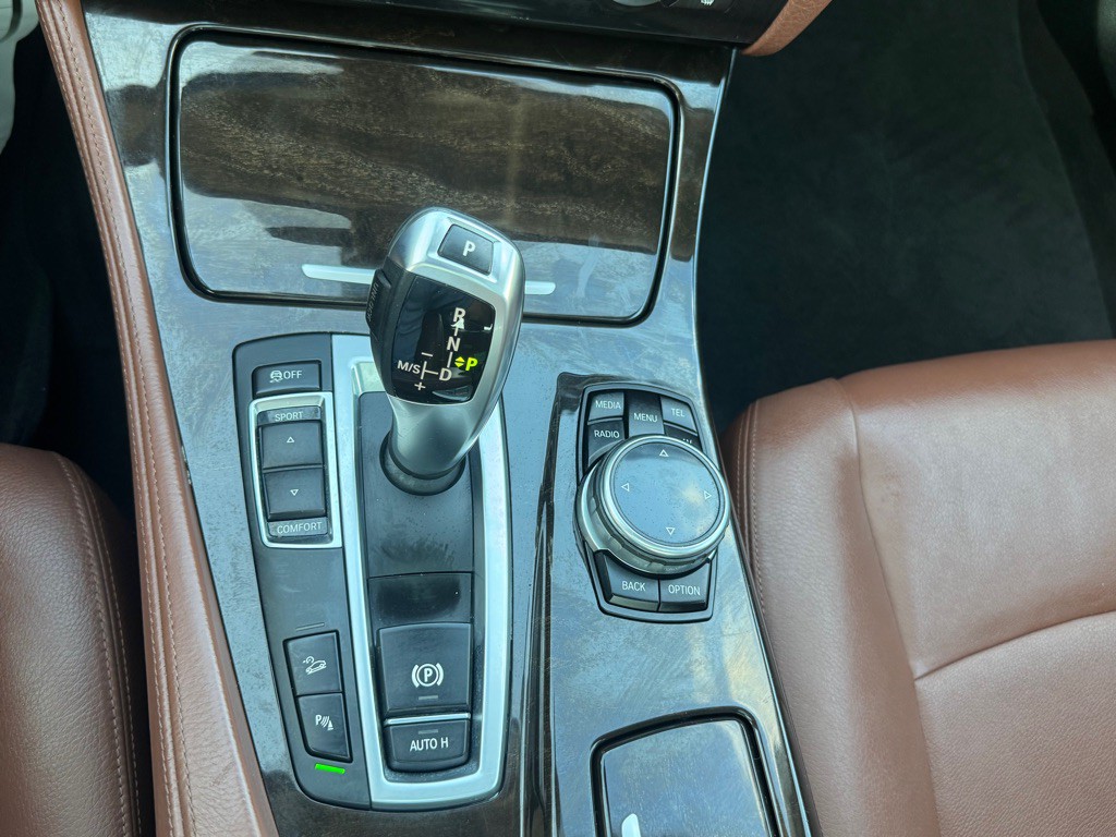 2014 BMW 5 Series Image 36