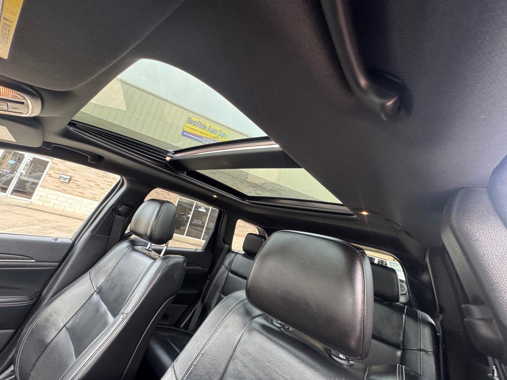 2016 Jeep Grand Cherokee Image 38