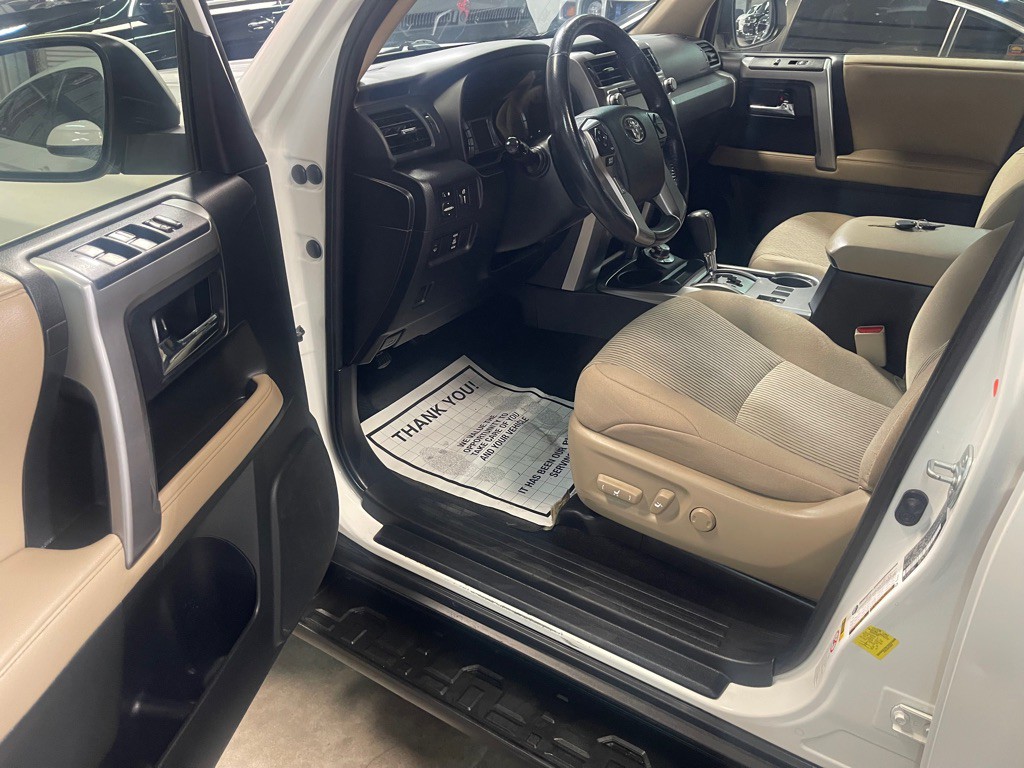 2015 Toyota 4Runner Image 25