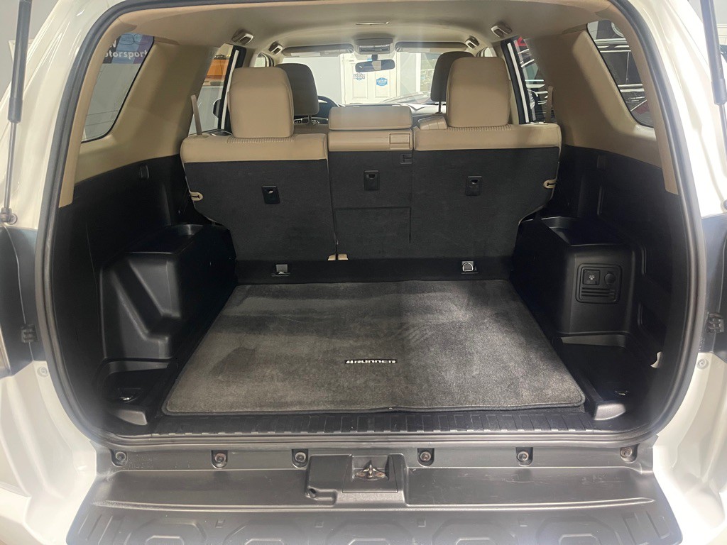 2015 Toyota 4Runner Image 31