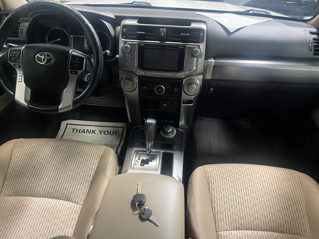 2015 Toyota 4Runner Image 32