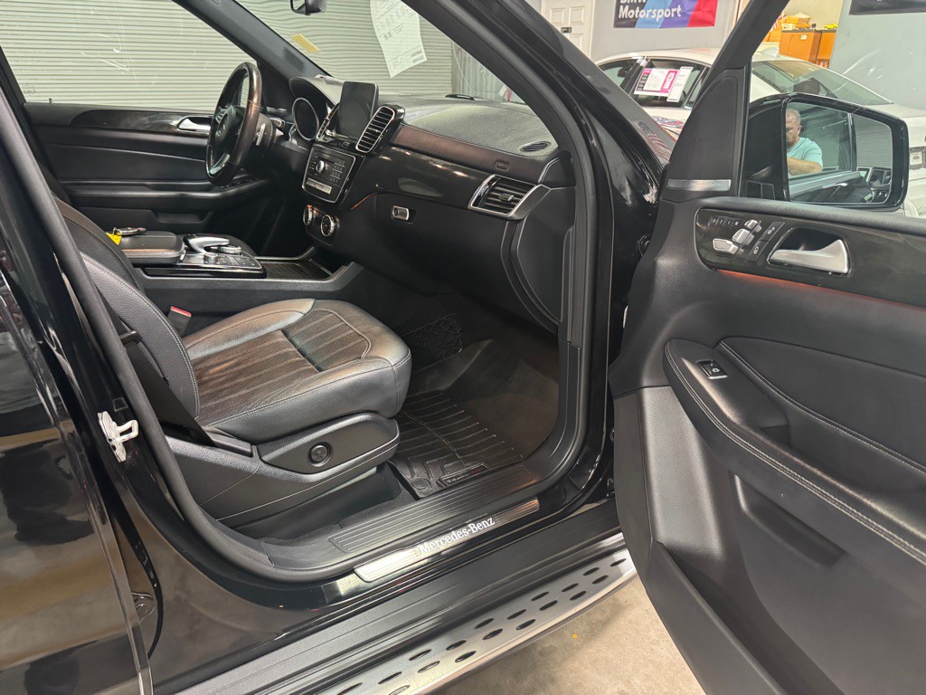 2017 Mercedes-Benz GLS-Class Image 32
