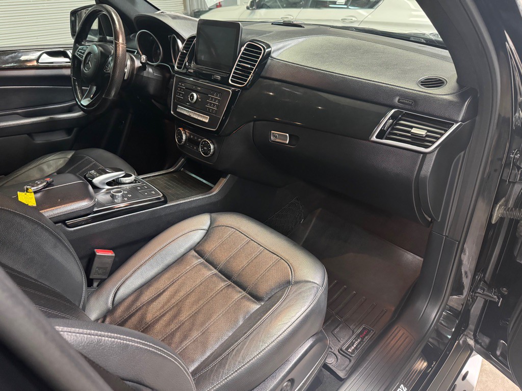 2017 Mercedes-Benz GLS-Class Image 33